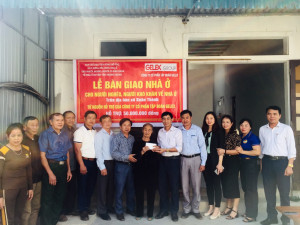 Trao tặng nhà tình nghĩa cho hộ gia đình thuộc đối tượng người có công khó khăn về nhà ở tại xã Xuân Thành